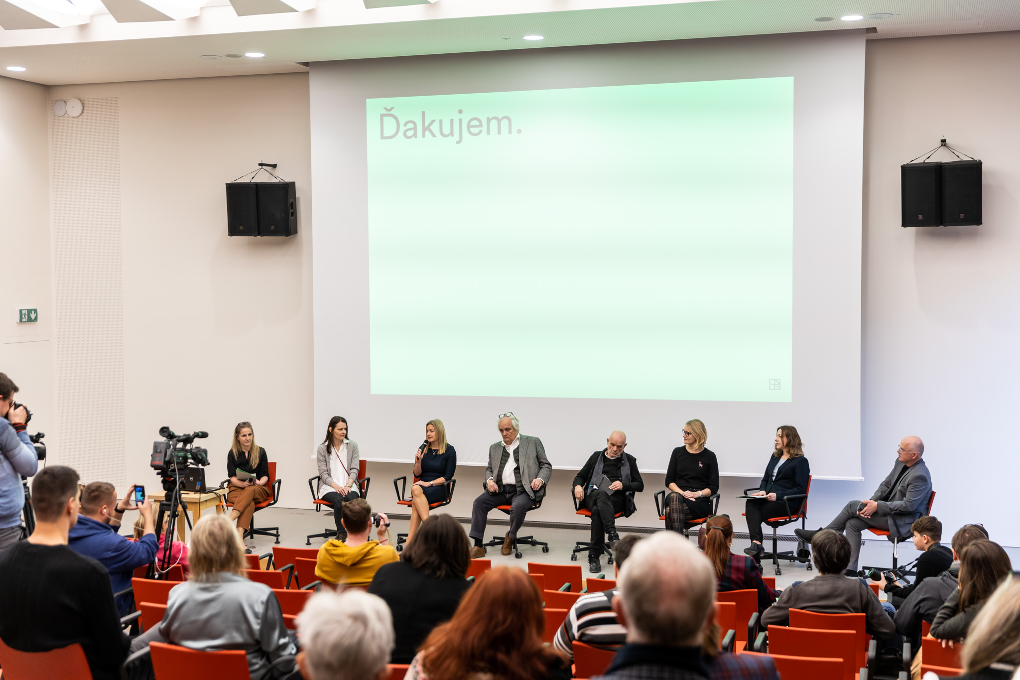 Tlačová konferencia pri príležitosti otvorenia SNG.