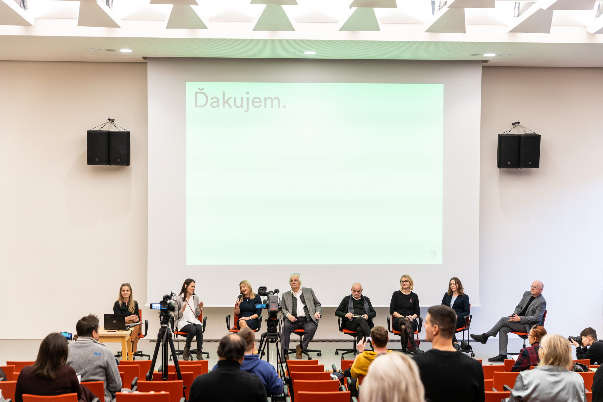 Tlačová konferencia pri príležitosti otvorenia SNG.