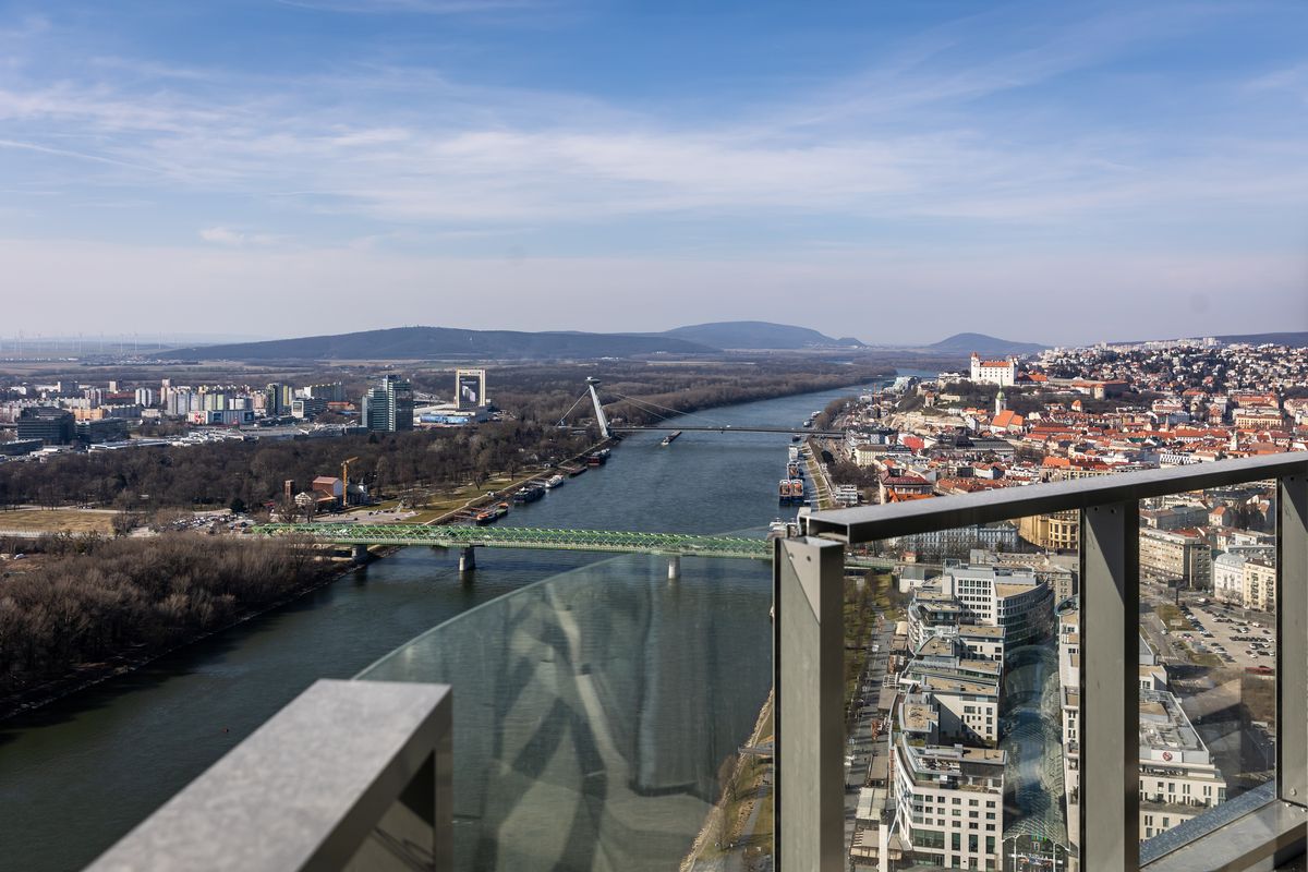 Výhľad z Eurovea Tower patrí k tým najlukratívnejším v hlavnom meste. 