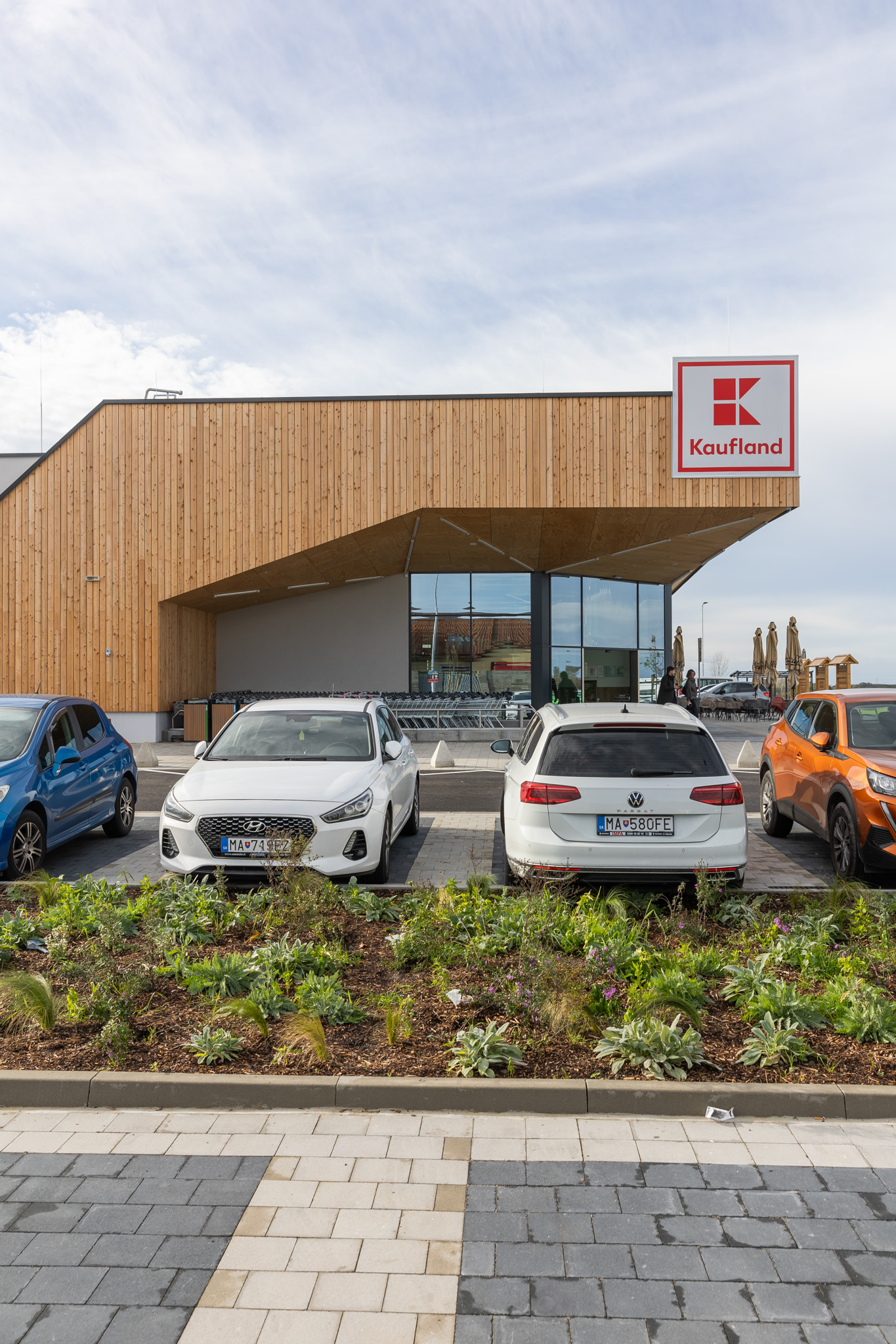 Kaufland, Bratislava–Záhorská Bystrica