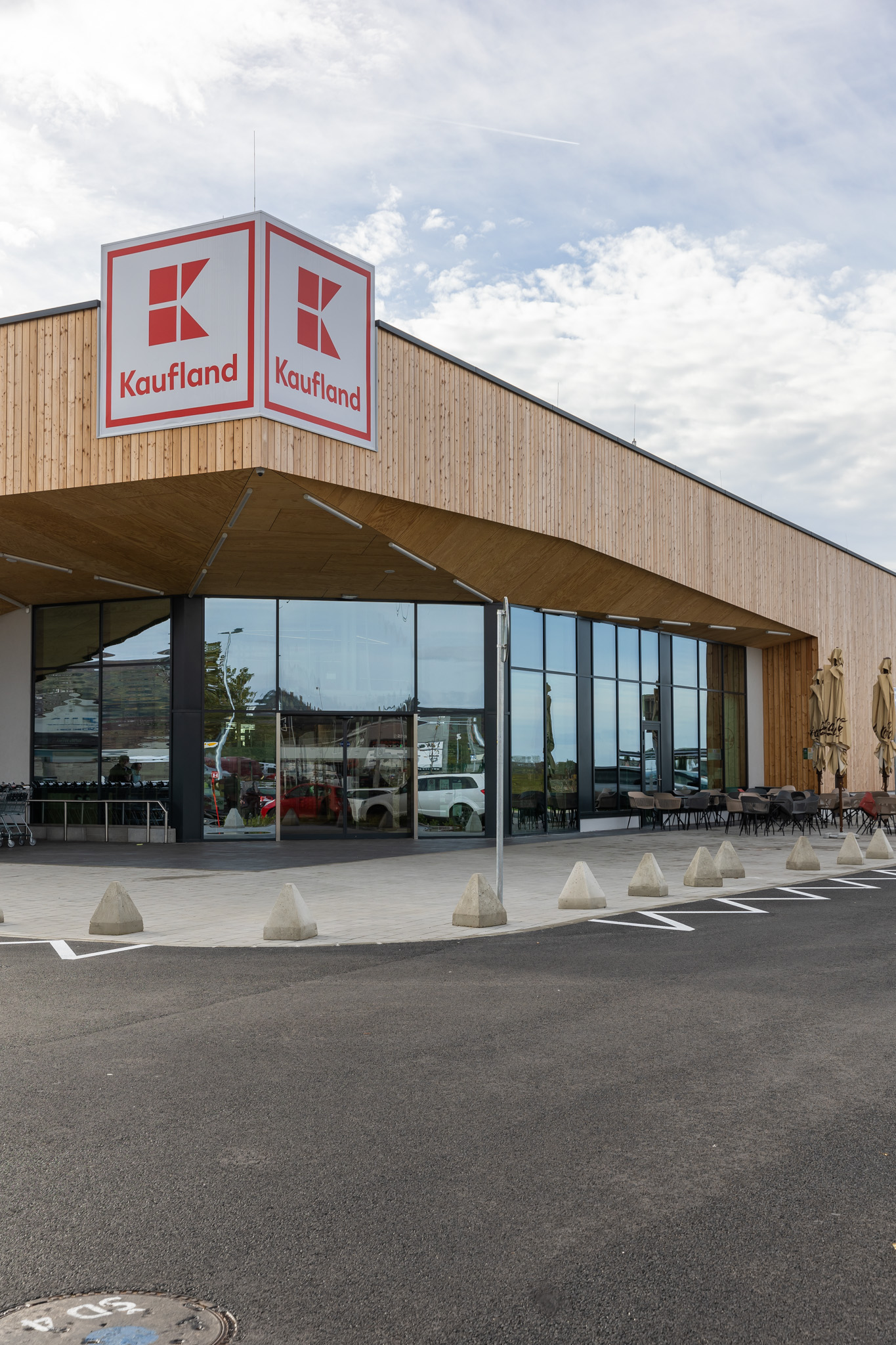 Kaufland, Bratislava–Záhorská Bystrica