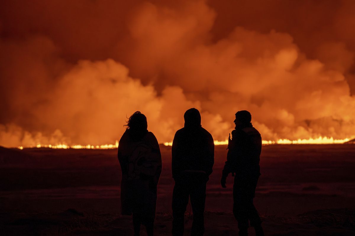 Sopka na Islande začala chrliť lávu. Ohrozuje známe kúpele aj geotermálnu elektráreň 