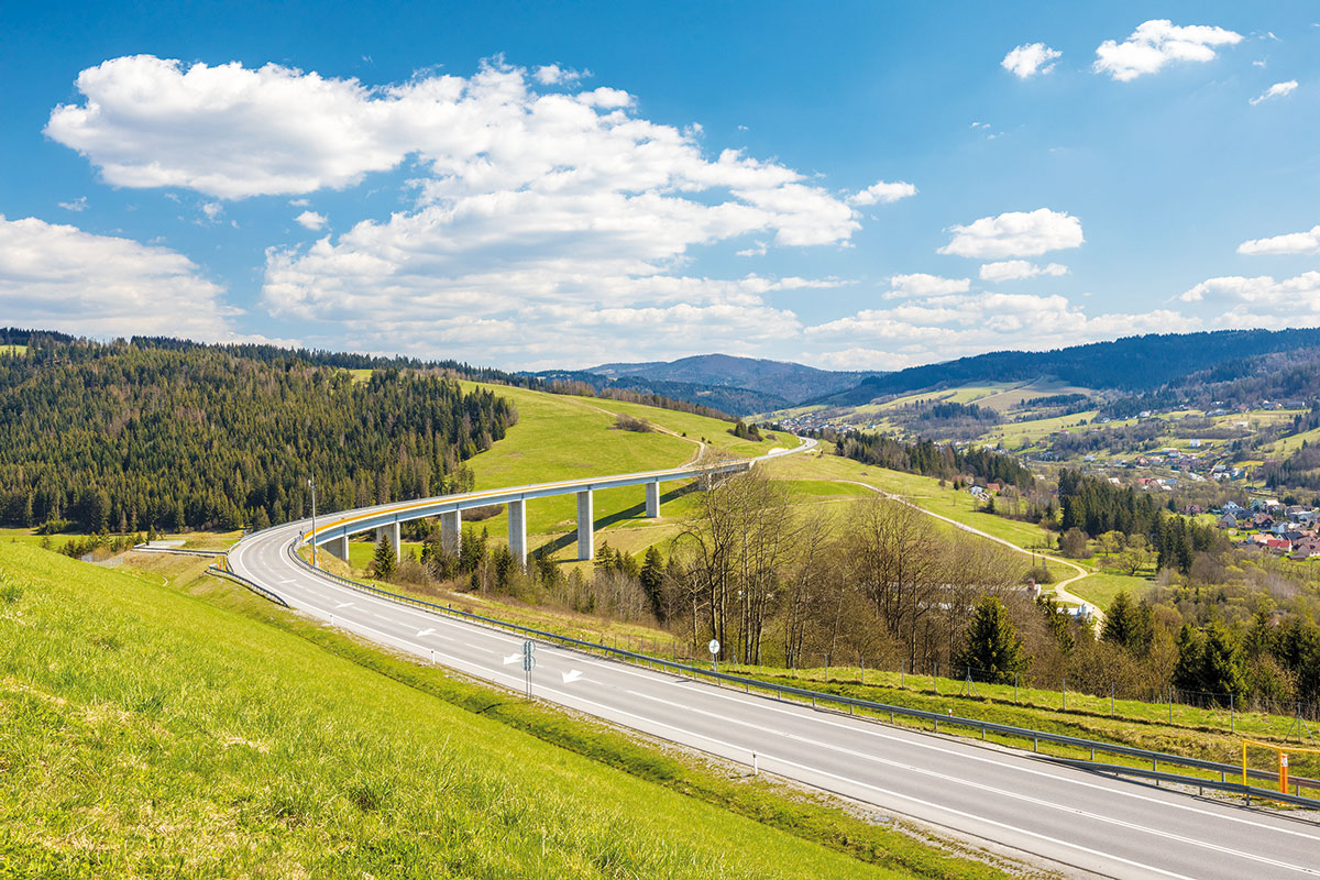 Nie všetky mosty na slovenských cestách sú v takomto stave, naopak, väčšina si vyžaduje rekonštrukciu.