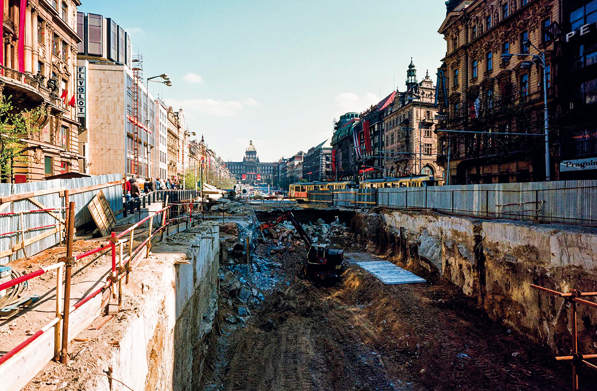 Hĺbený tunel, trasa A Můstek, 1975 