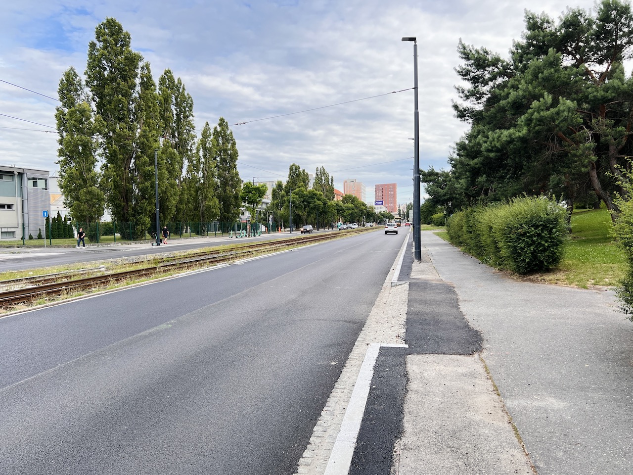 Stav zrekonštruovanej Račianskej ulice pri Mladej Garde