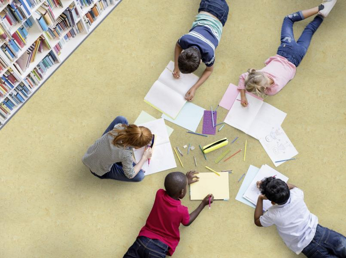 Certifikáty nezávislých laboratórií na antivirálne a antibakteriálne účinky garantujú architektom a ich zákazníkom hygienické riešenie. Linoleum Gerflor sa vďaka veľmi nízkym emisiám (TVOC < 10 mikrogramov/m3 po 28 dňoch) radí medzi absolútnu špičku, pokiaľ ide o kvalitu vzduchu v interiéri.