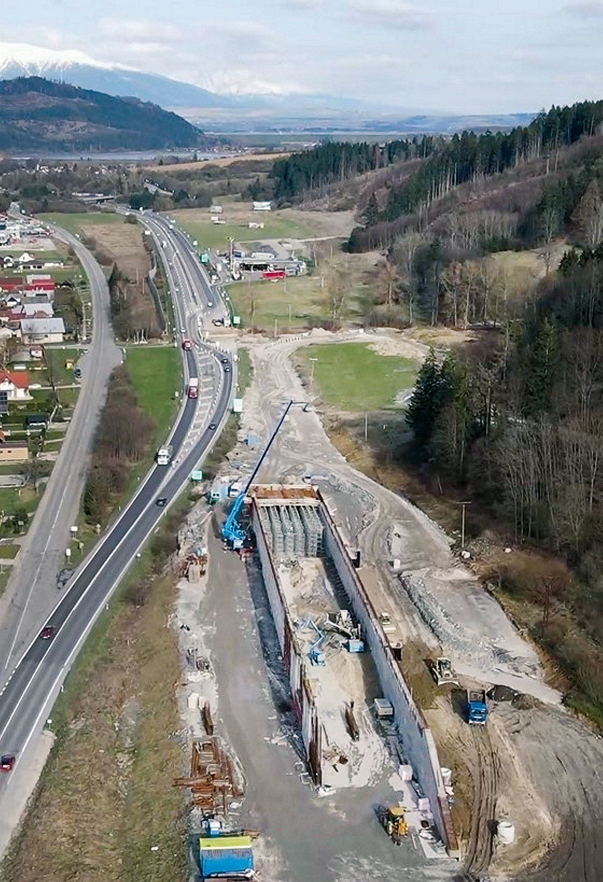 Obr. 4 Podopretie oceľových nosníkov