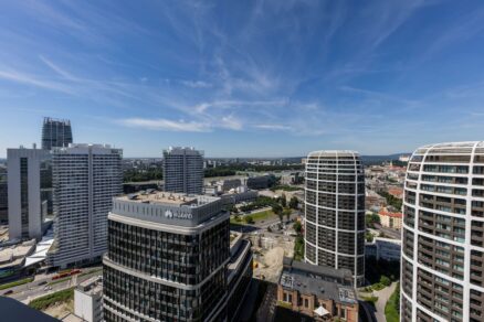 Výškové budovy v časti downtownu v Bratislave.