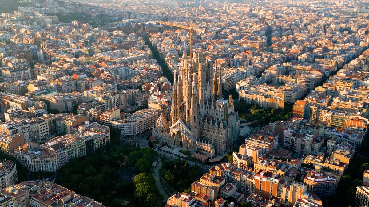 Príde Barcelona o turistov? Miestni protestujú voči návalom zahraničných návštevníkom.