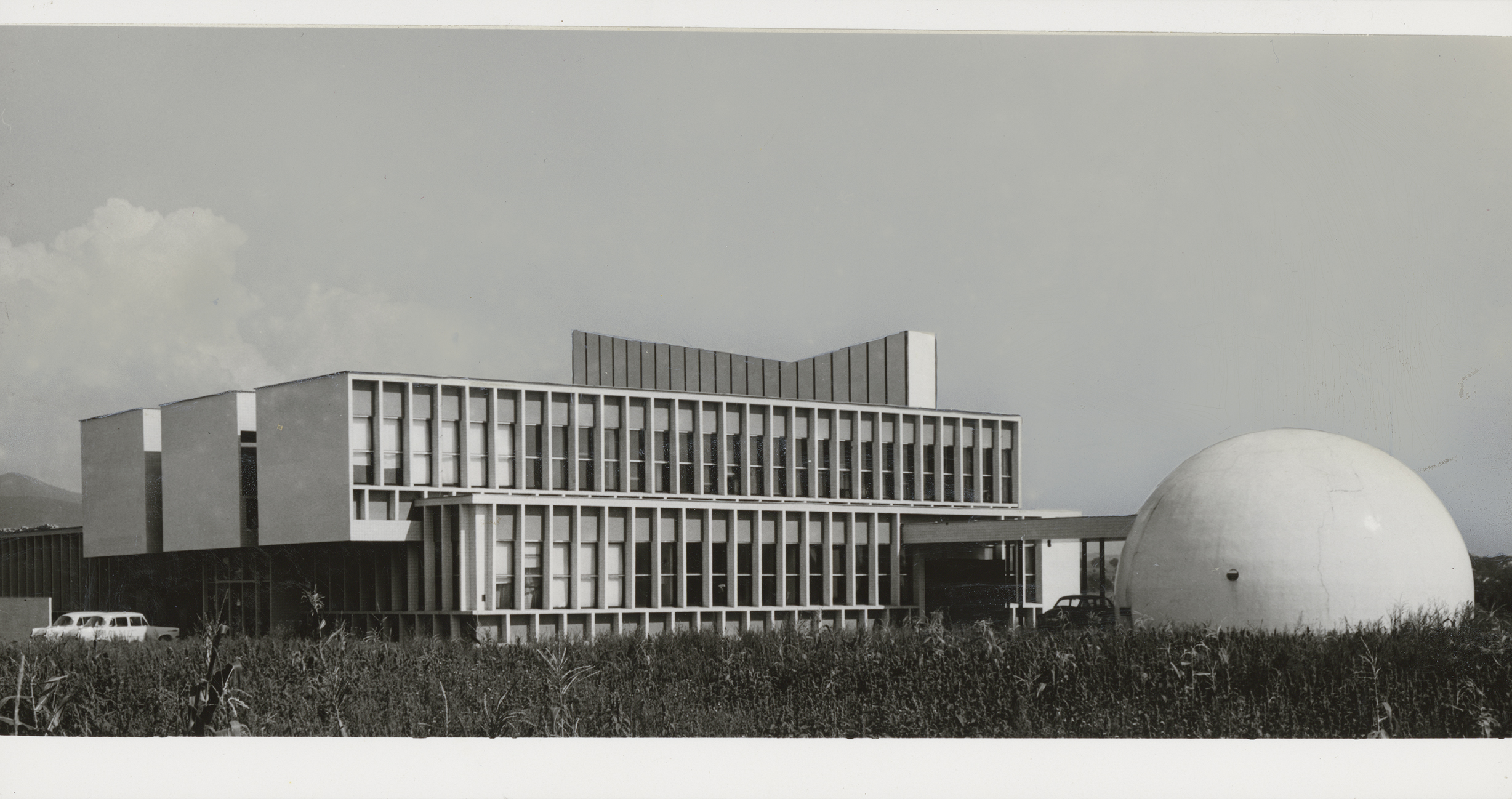 Vysoká škola poľnohospodárska v Nitre. Pavilón rádioizotopov od architektov Vladimíra Dedečka, M. L. Mihaloviča