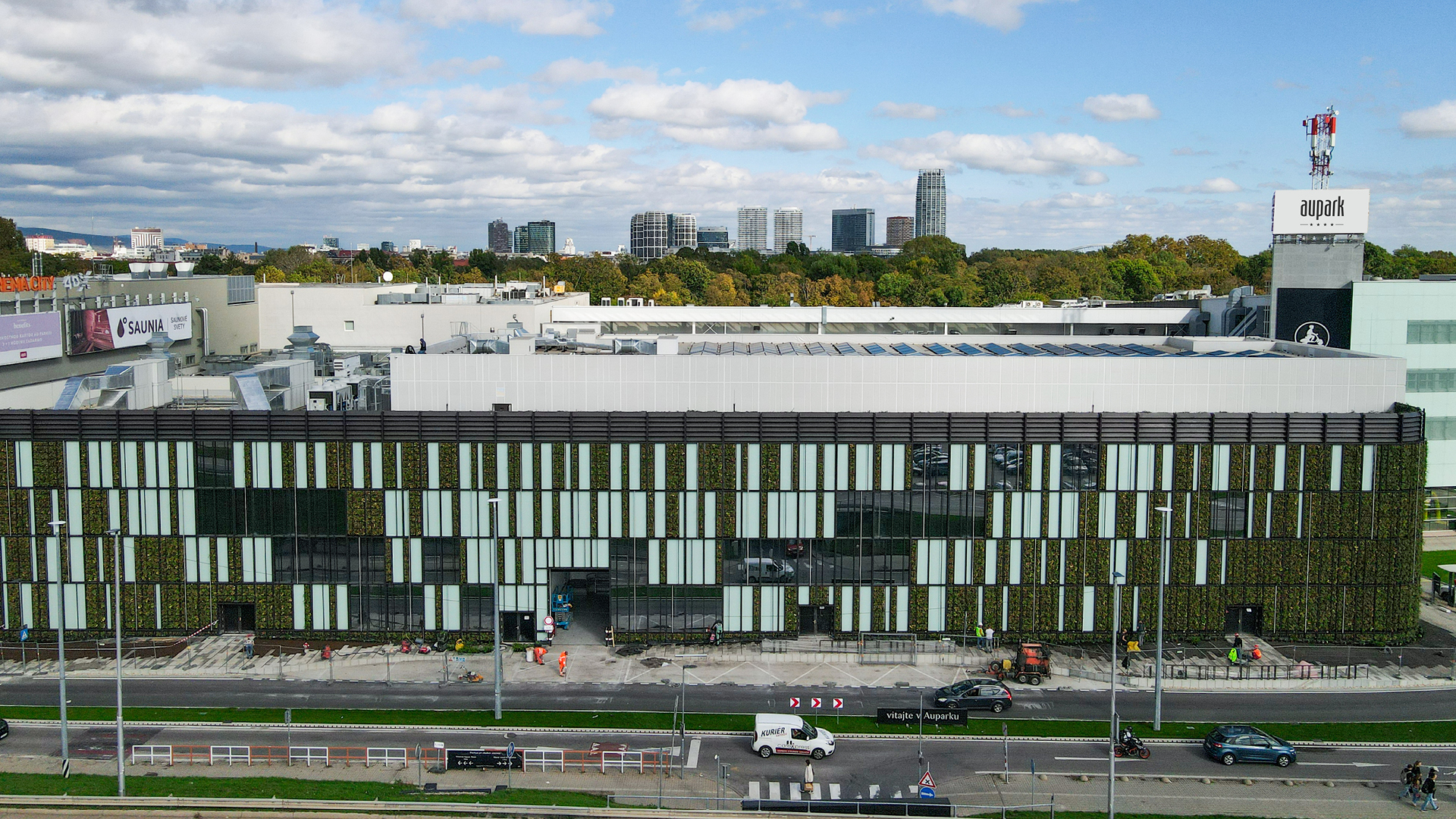 Nákupné centrum Aupark s novou prístavbou