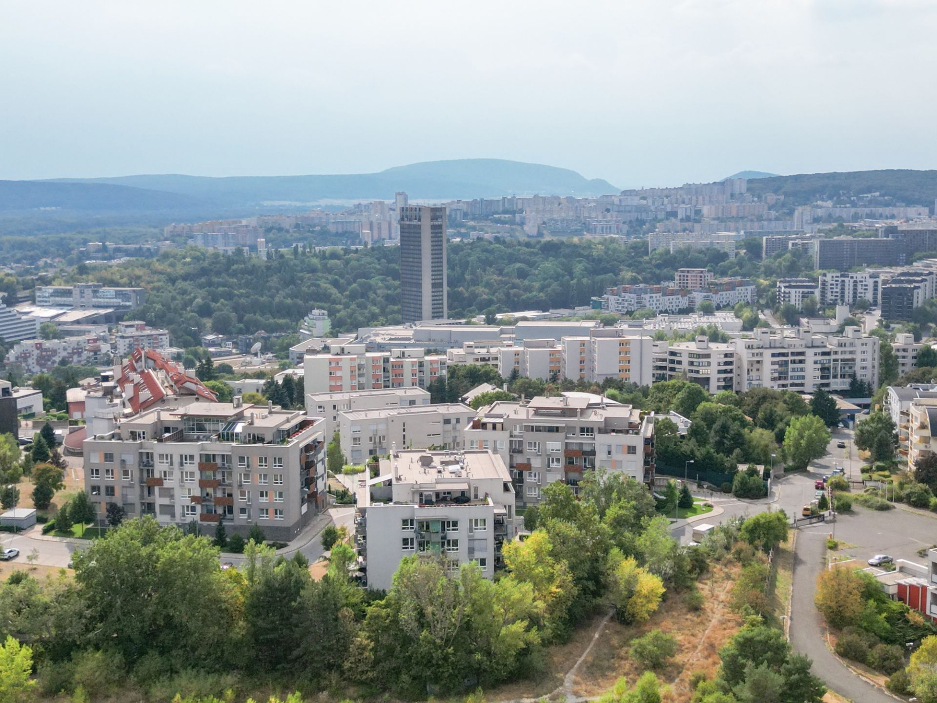 Na konci dňa to nie sú developeri, kto zaplatí mestu viac, ale občania ktorí si kupujú drahšie byty.