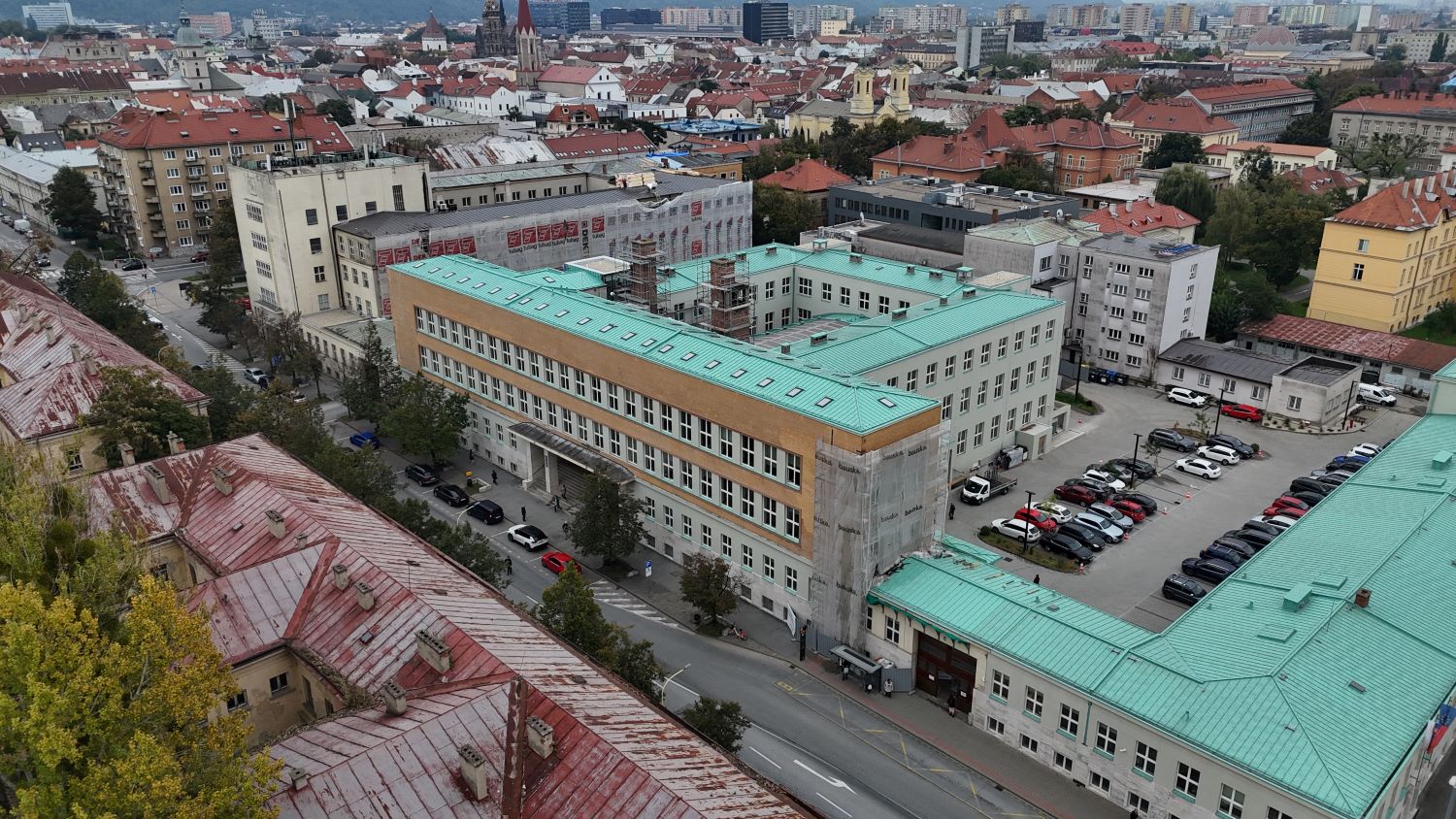 Rekonštrukcia národnej kultúrnej pamiatky – komplex budov bývalého Poštového a telegrafného úradu v Košiciach na Poštovej ulici, ktorý dostane nový názov Pošta 1930.