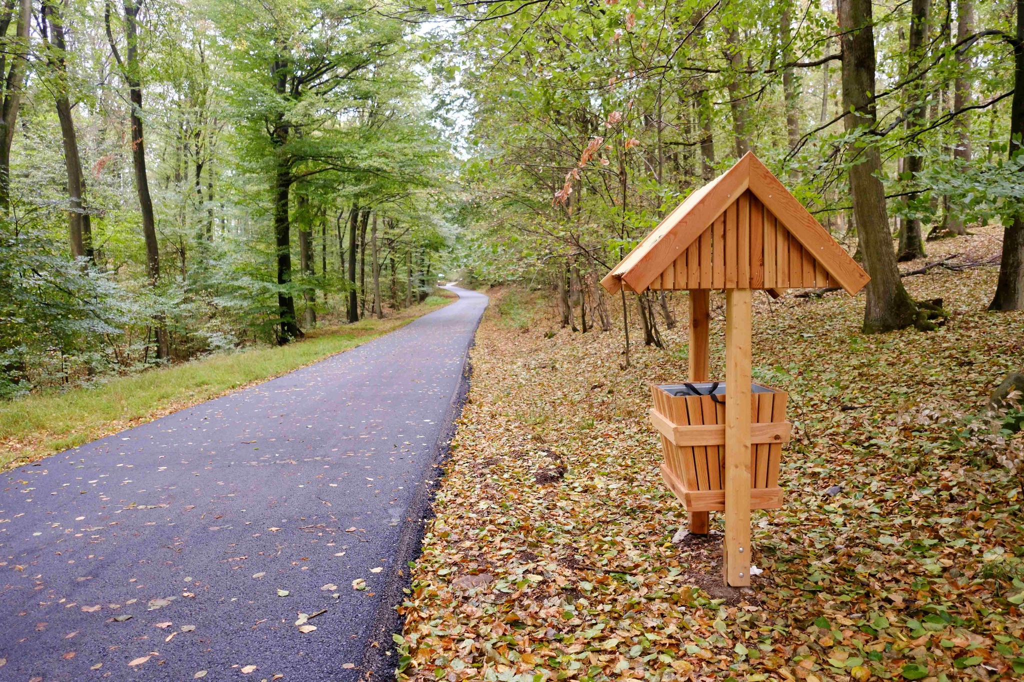 Opravené boli cyklotrasy a turistické chodníky v celkovej dĺžke dva kilometre.