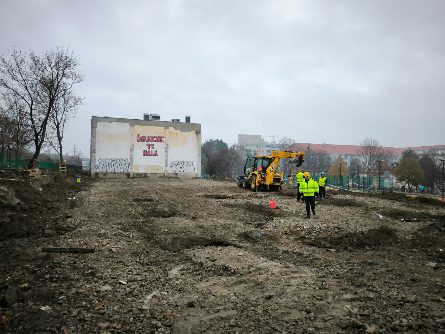 Stavenisko budúcej športovej haky na Pionierskej ulici v Bratislave