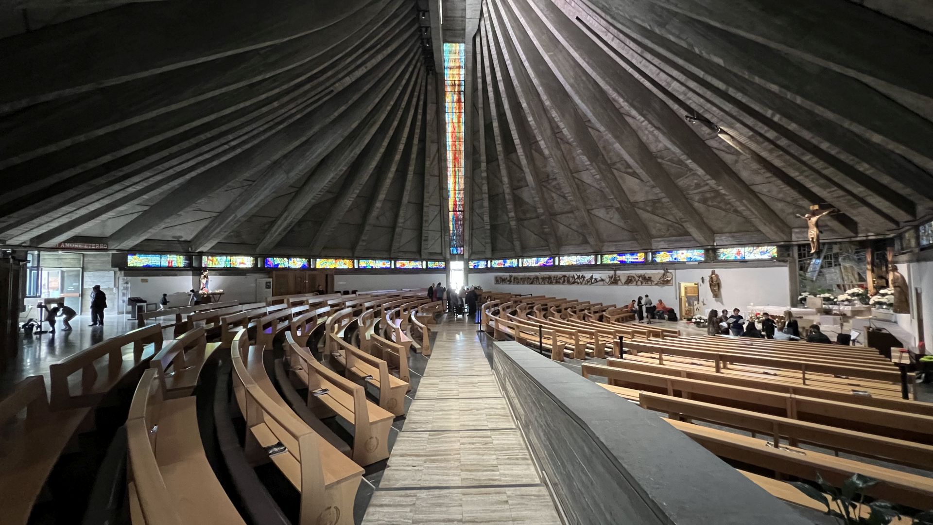 Kostol Chiesa di San Gaspare del Bufalo. P. L.  Nervi, 1981