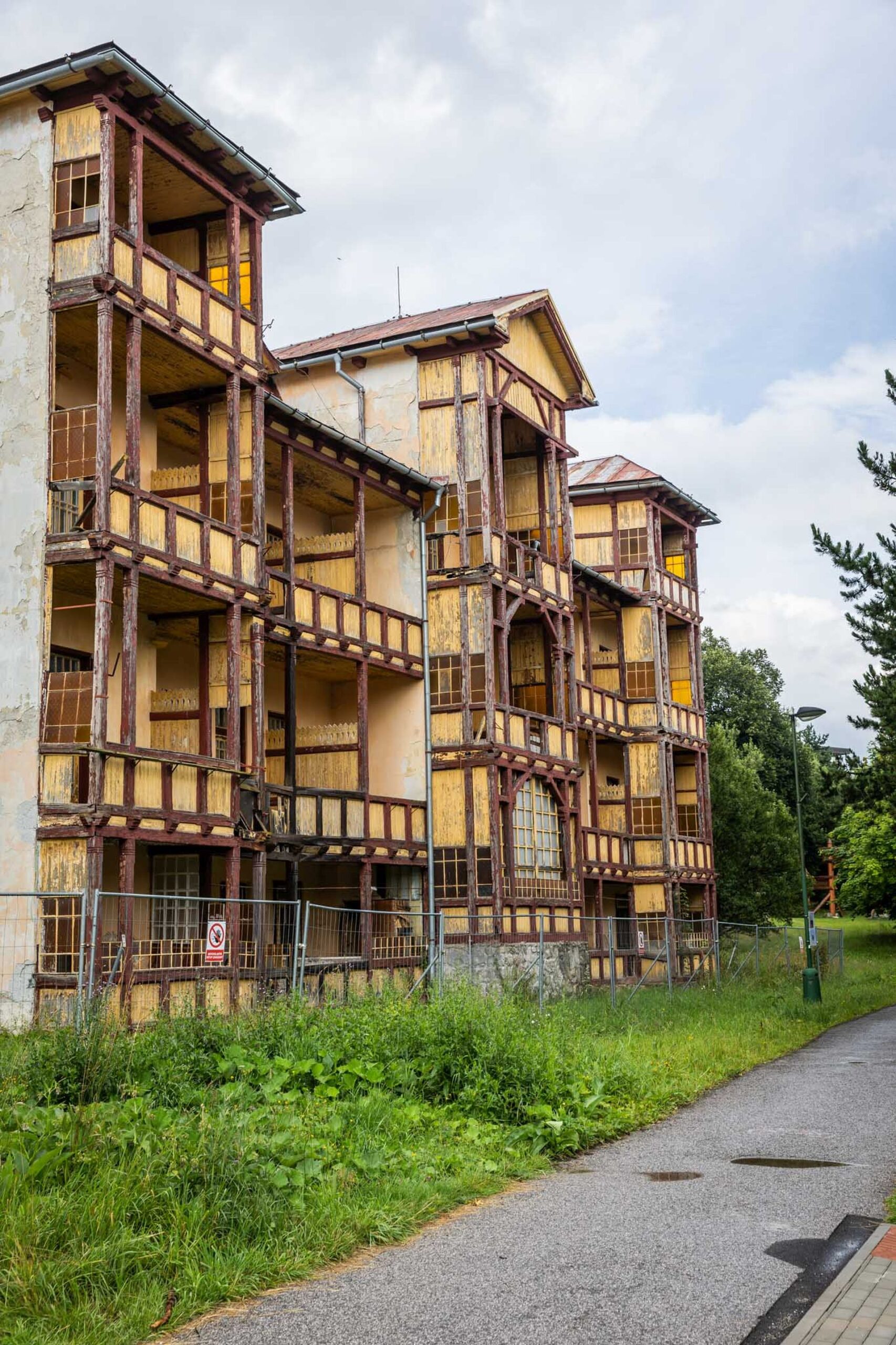 Európa má už dlhšie vydané povolenie na rekonštrukciu, no nič sa nedeje.