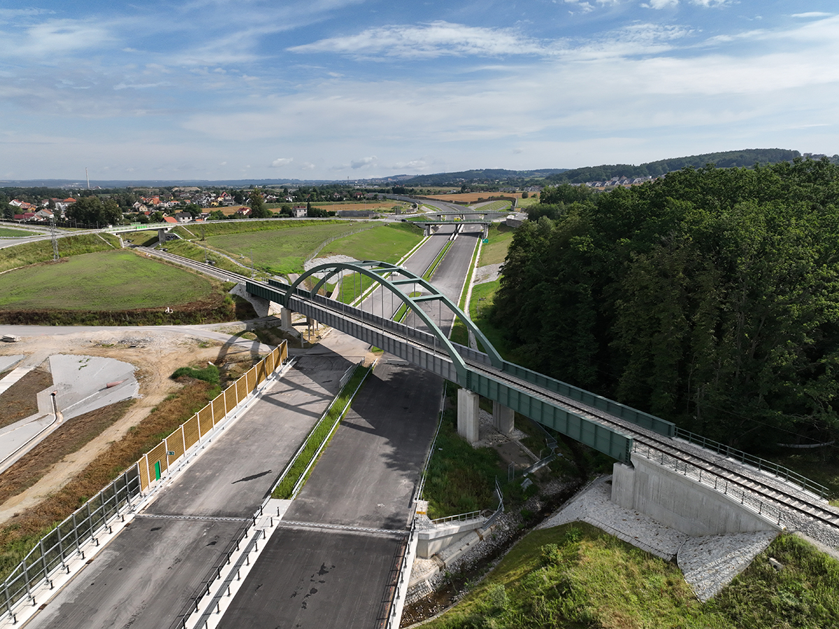 Nový úsek diaľnice D3 Hodějovice – Třebonín