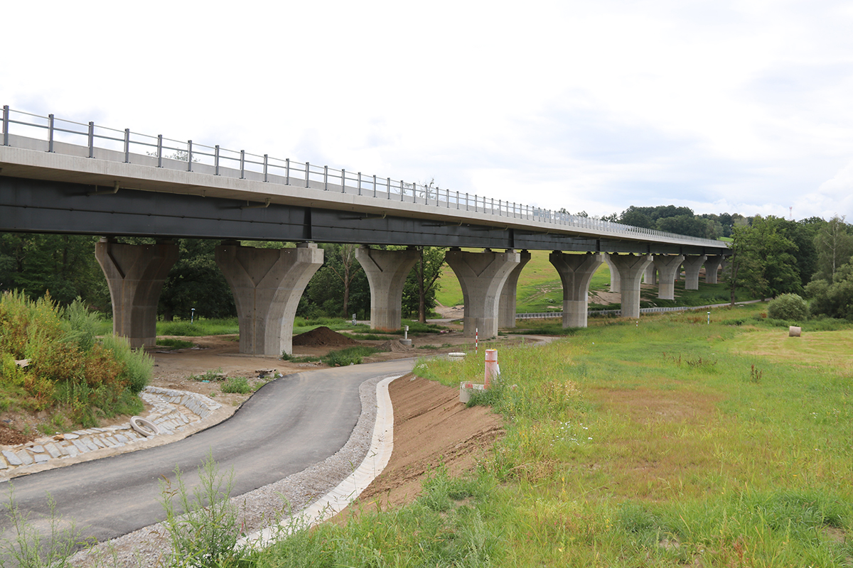 Most SO 209 Diaľničný most cez údolie Plavnice v km 144,700