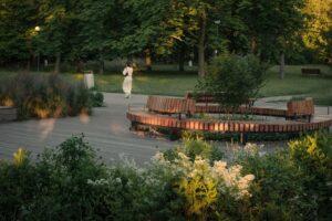 Volajú ho Central Park Varšavy. Jeden z najväčších a najobľúbenejších parkov v meste sa dočkal revitalizácie