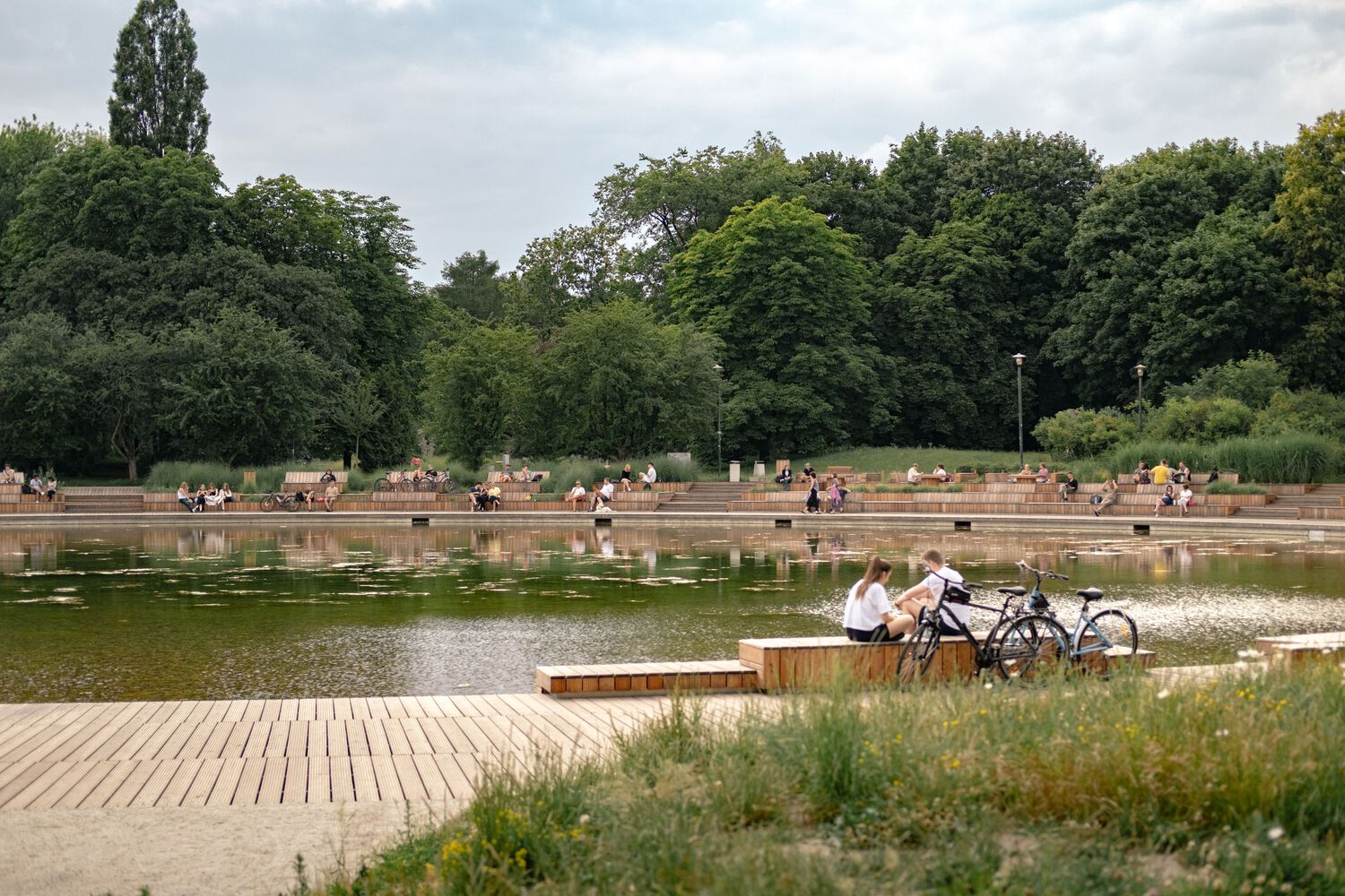 Park Pole Mokotowskie je priam spoločenským fenoménom. 