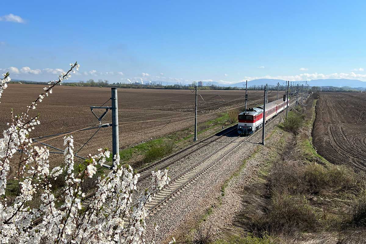 Modernizácia zvýši rýchlosť vlakov na 120 km/h. 