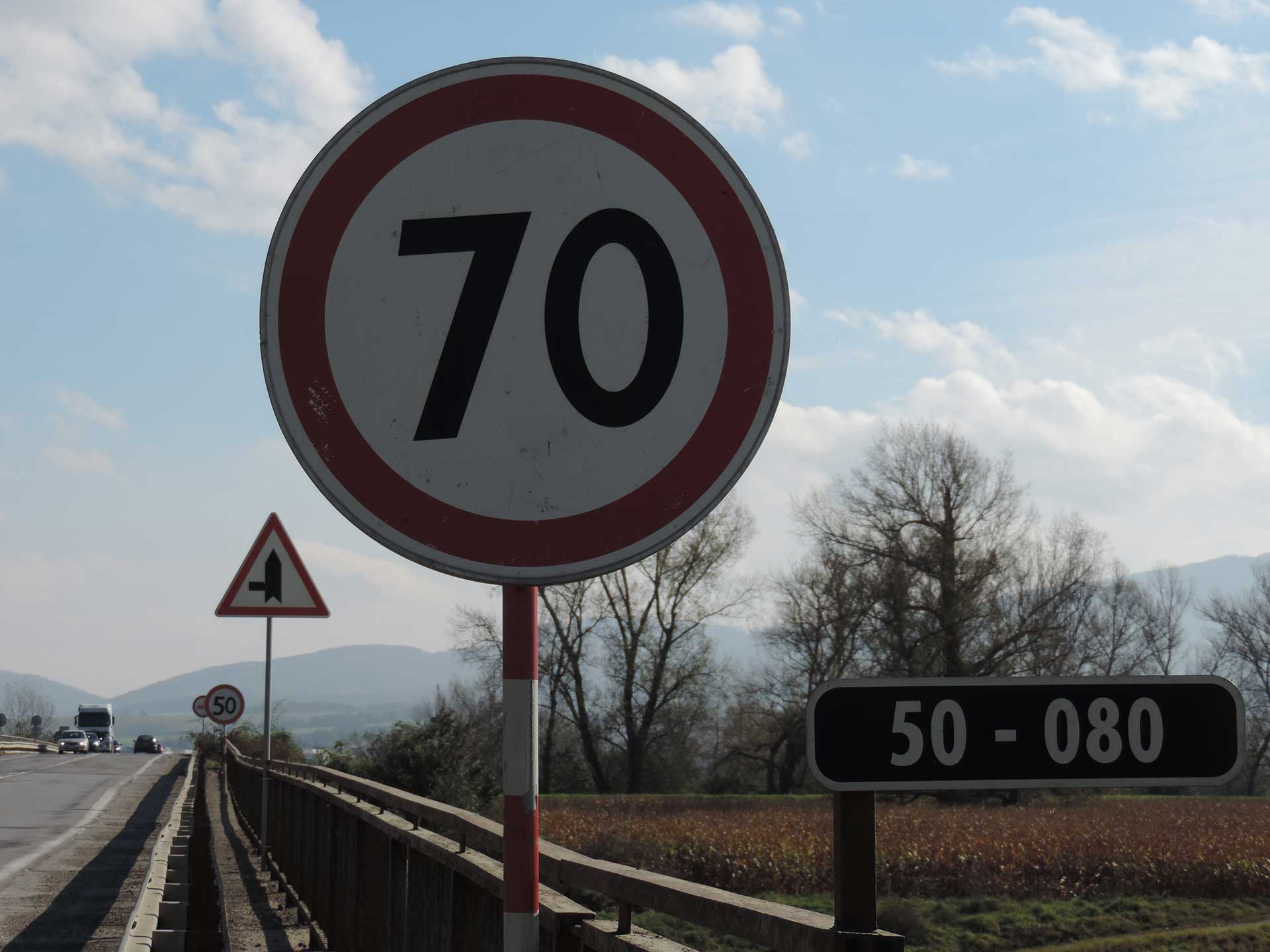 Obr. 8 Priehyb stredného poľa na moste nad Biskupickým kanálom vo Veľkých Bierovciach