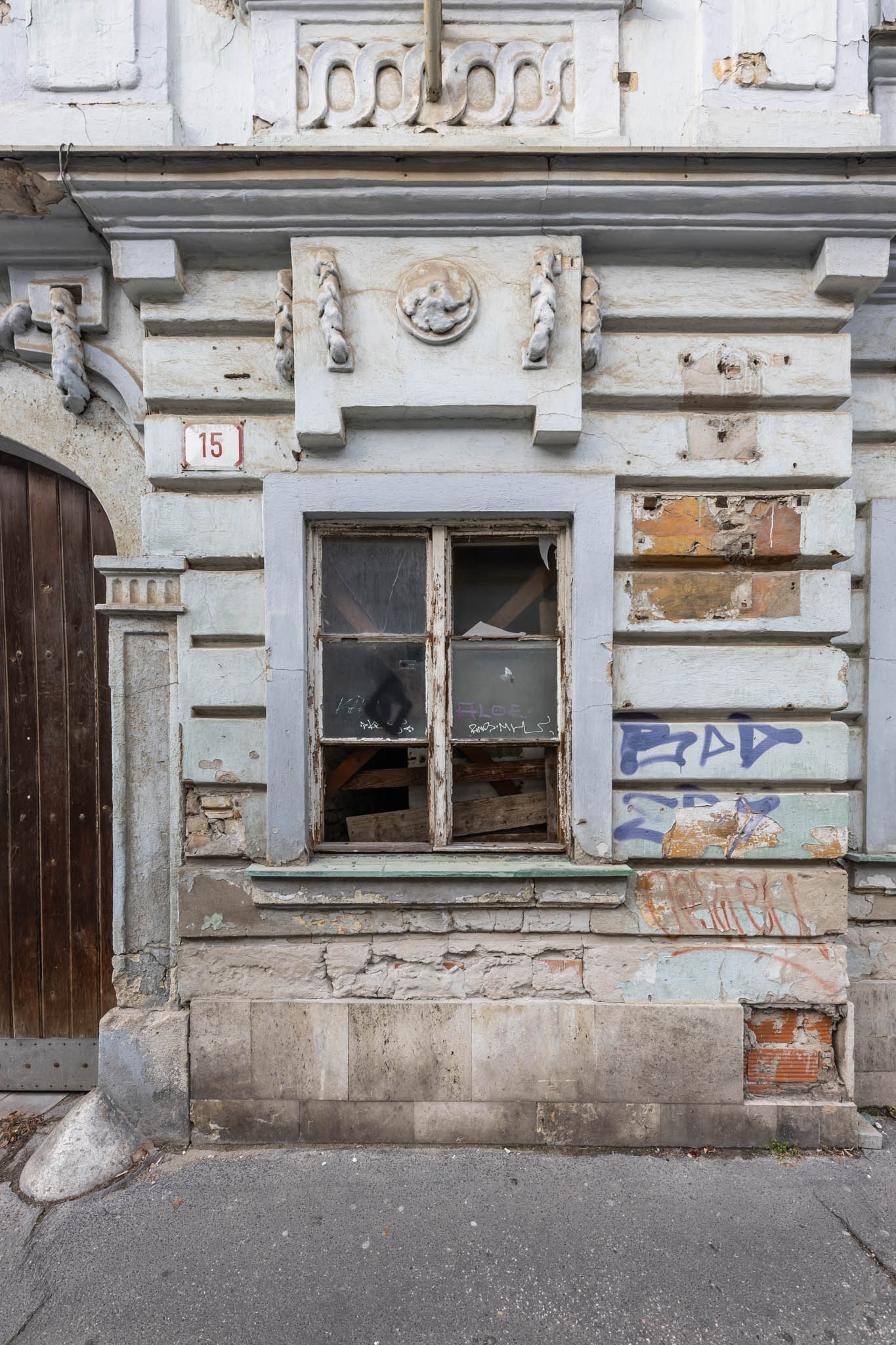 Aktuálny stav Habermayerovho paláca – detail fasády