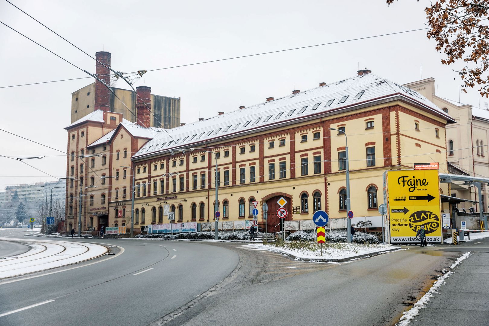 Košice boli jedným z priemyselných centier bývalého Uhorska. Svedčí o tom aj tento príklad industriálnej architektúry. Na fotografii budova Starej sladovne.