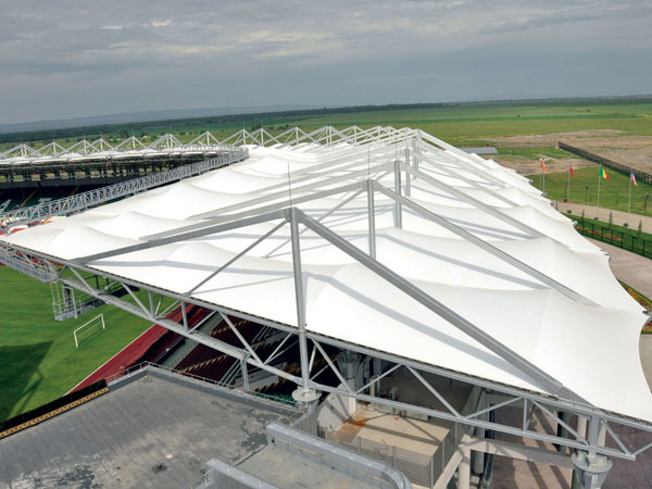 konstrukcie stadionov svelkymi rozpatiami